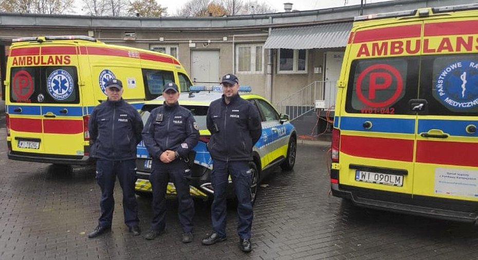 Policjanci z Bielan eskortowali rodzc kobiet do szpitala