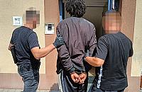 Fałszywe dokumenty i nielegalny pobyt. Zatrzymanie w urzędzie na Bielanach